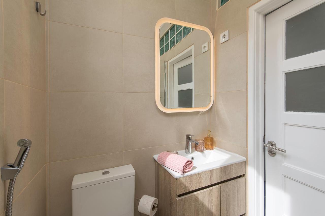 New Bright And Cozy Apartment In Graca Lisboa Exteriör bild